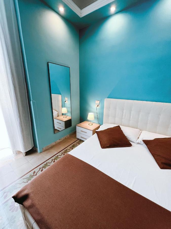 Deas B&B Trani Bagian luar foto