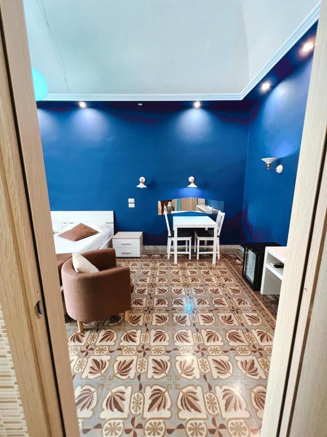 Deas B&B Trani Bagian luar foto